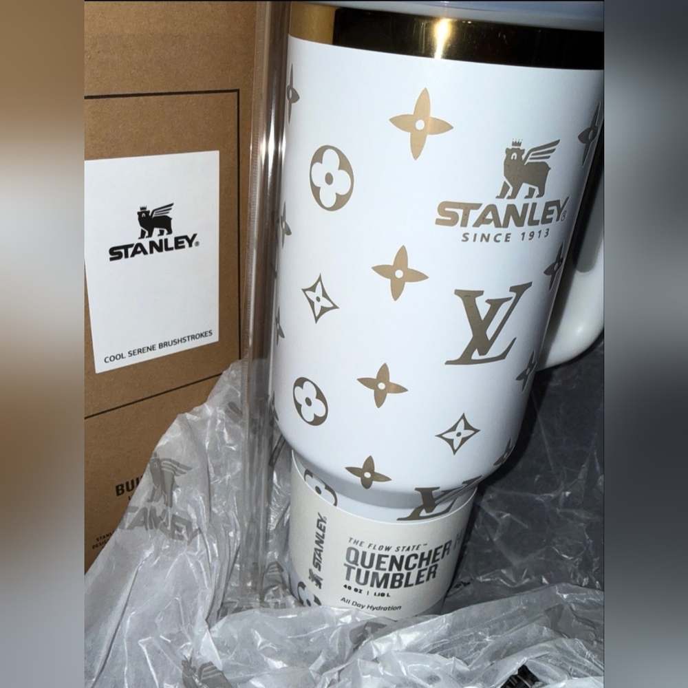 ✨️White Stanley✨️ - Picture 3 of 3